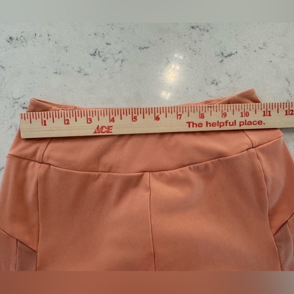 Gymshark Move Leggings - Sour
Bellini Peach Women’s Size Medium mesh insert - Picture 9 of 12